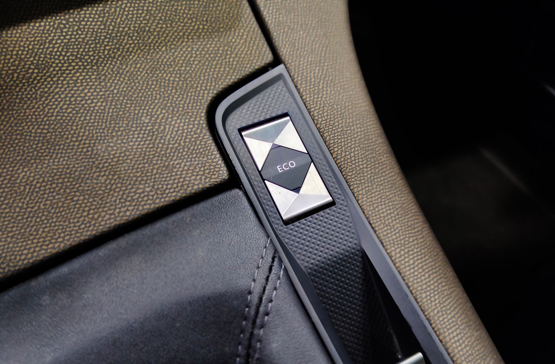 DS 7 Crossback PureTech 130 So Chic - foto 12