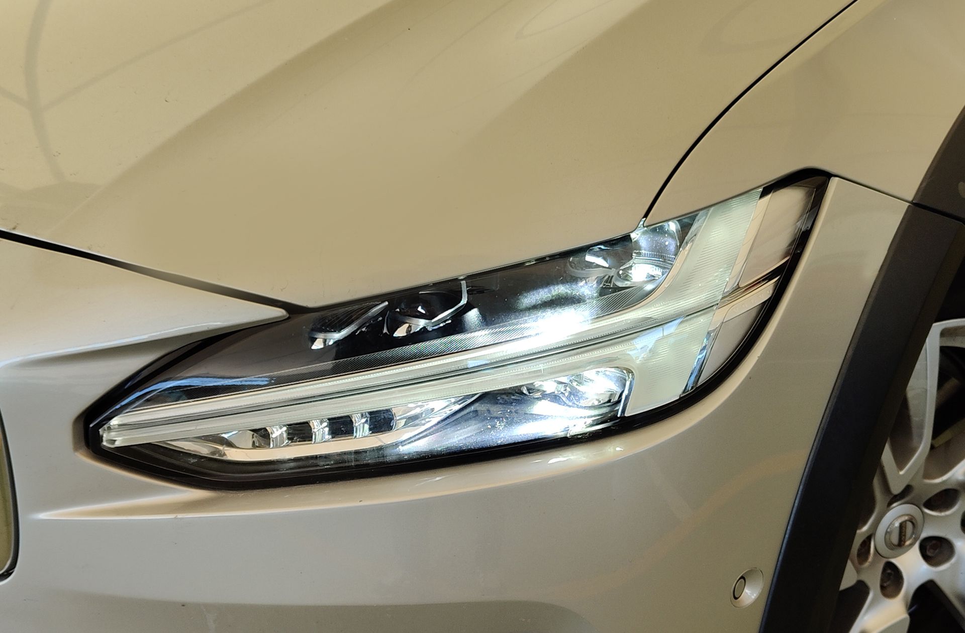 Volvo V90 D5 AWD - foto 19
