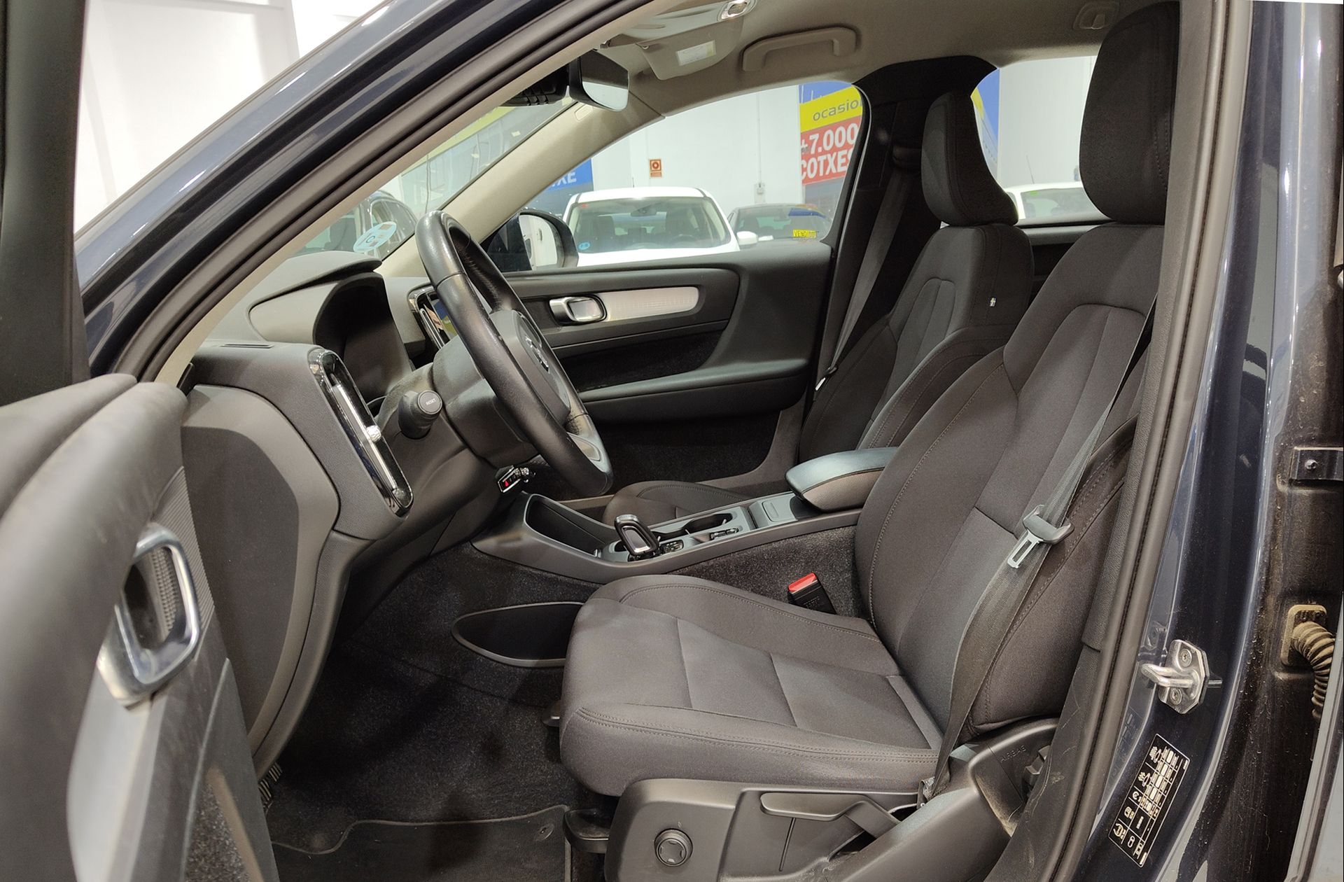 Volvo XC40 D3 Momentum AWD - foto 12