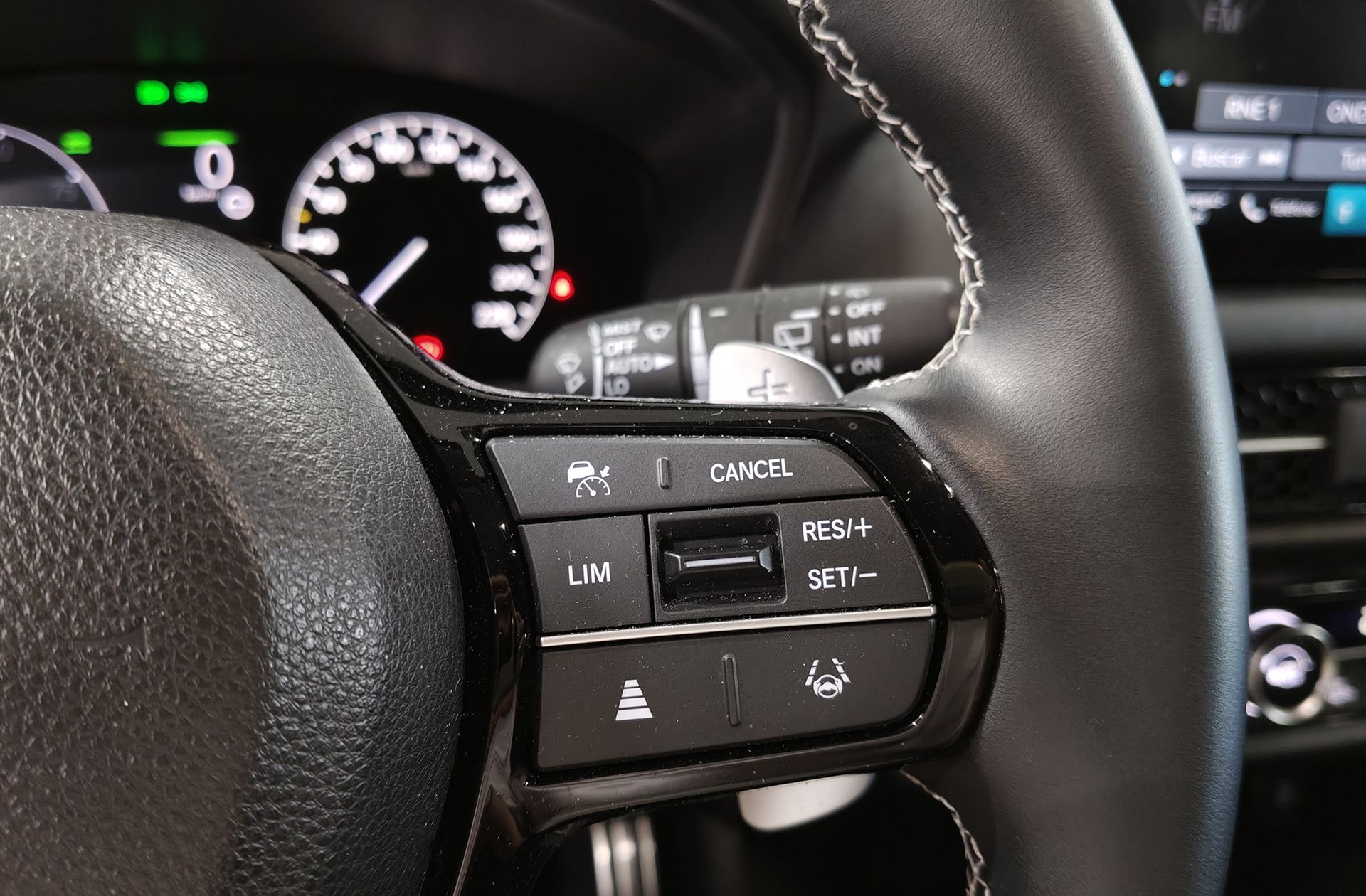 Honda ZR-V 2.0 i-MMD Sport CVT - foto 32