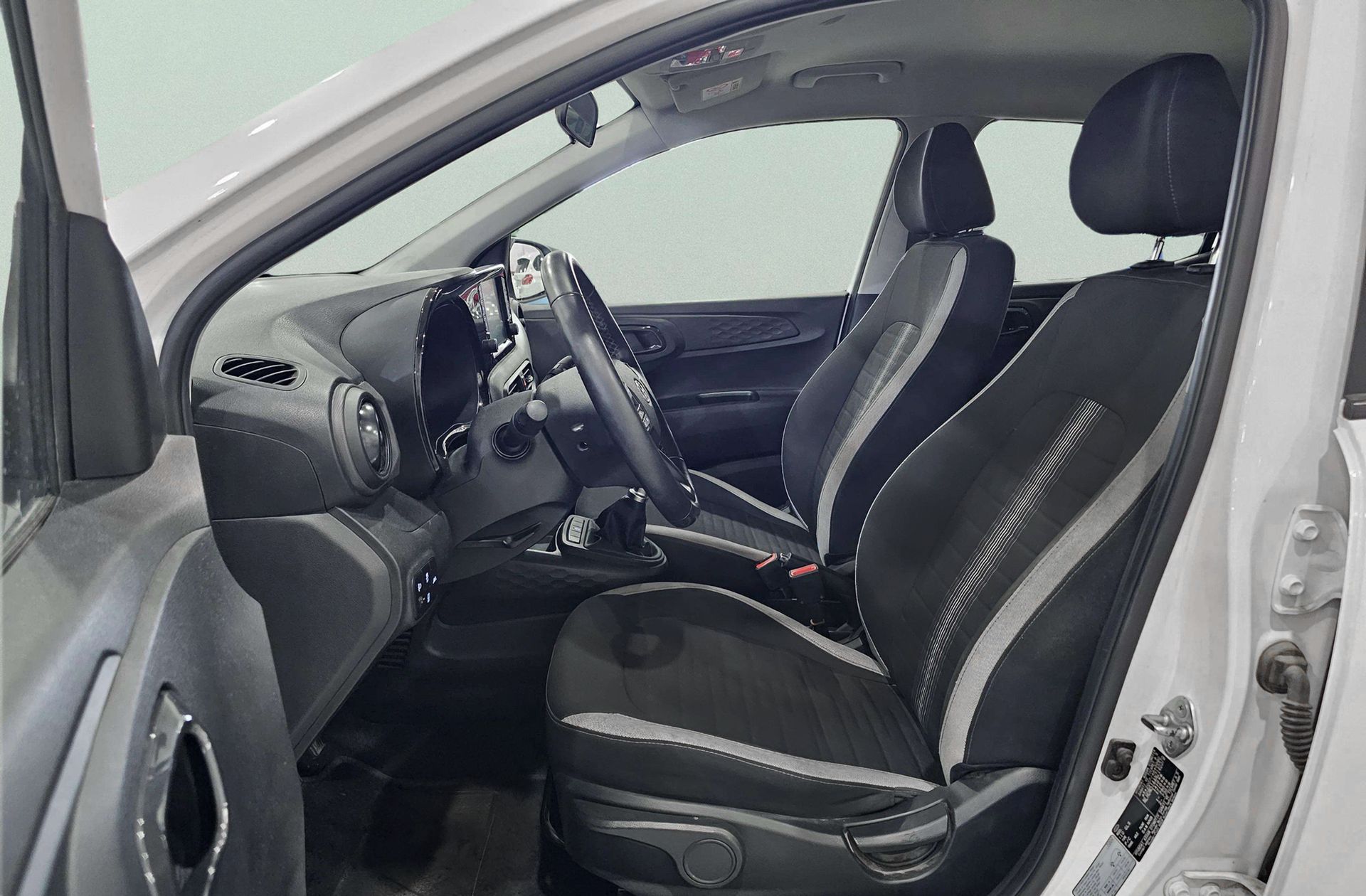 Hyundai i10 1.0 Klass - foto 11