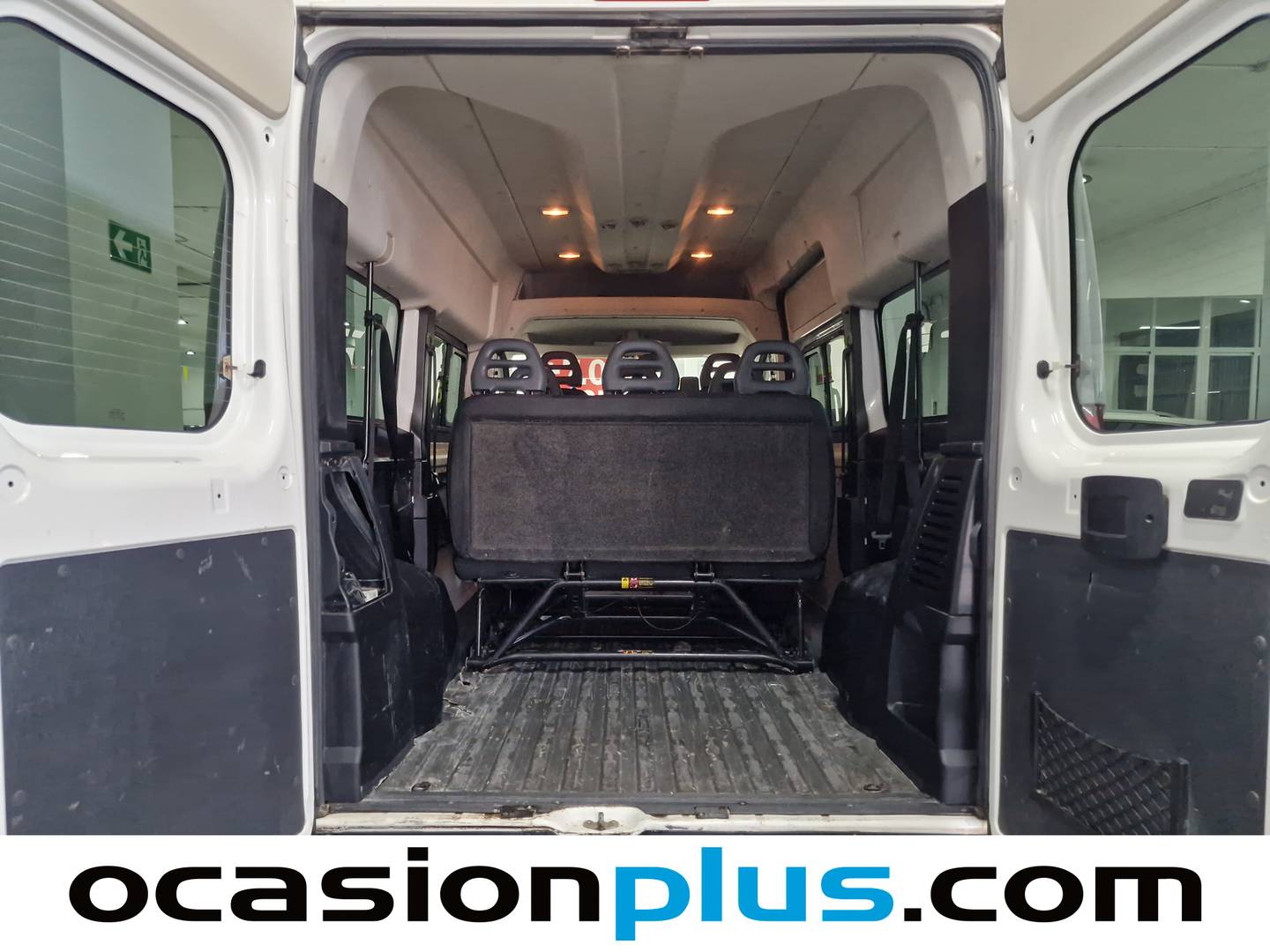 Foto asientos traseros Peugeot Boxer Peugeot Boxer Mini bus BlueHDi 140 333 L2H2 (140 CV) 9 Plazas