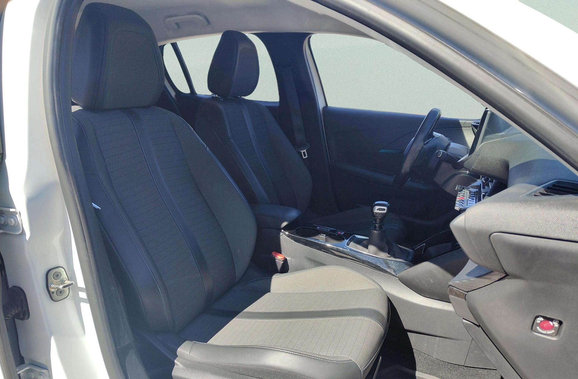Peugeot 208 PureTech 100 Allure - foto 19