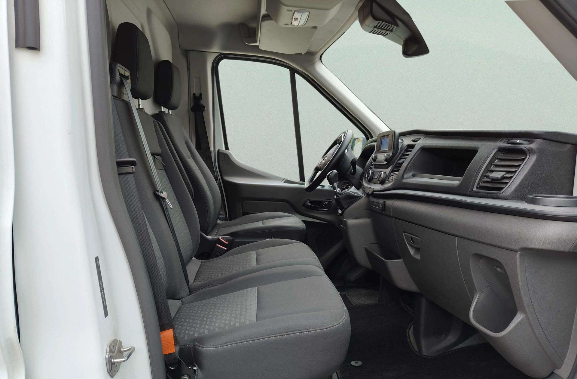 Ford Transit Furgon 350 L3H2 Trend - foto 15