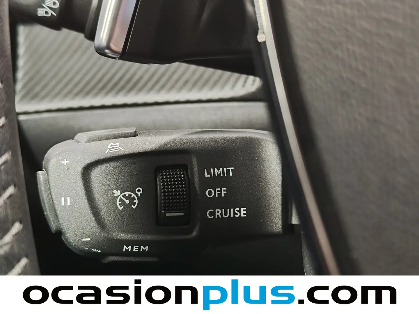 Foto Peugeot 2008 Peugeot 2008 Allure Hybrid eDCS6  (145 CV)