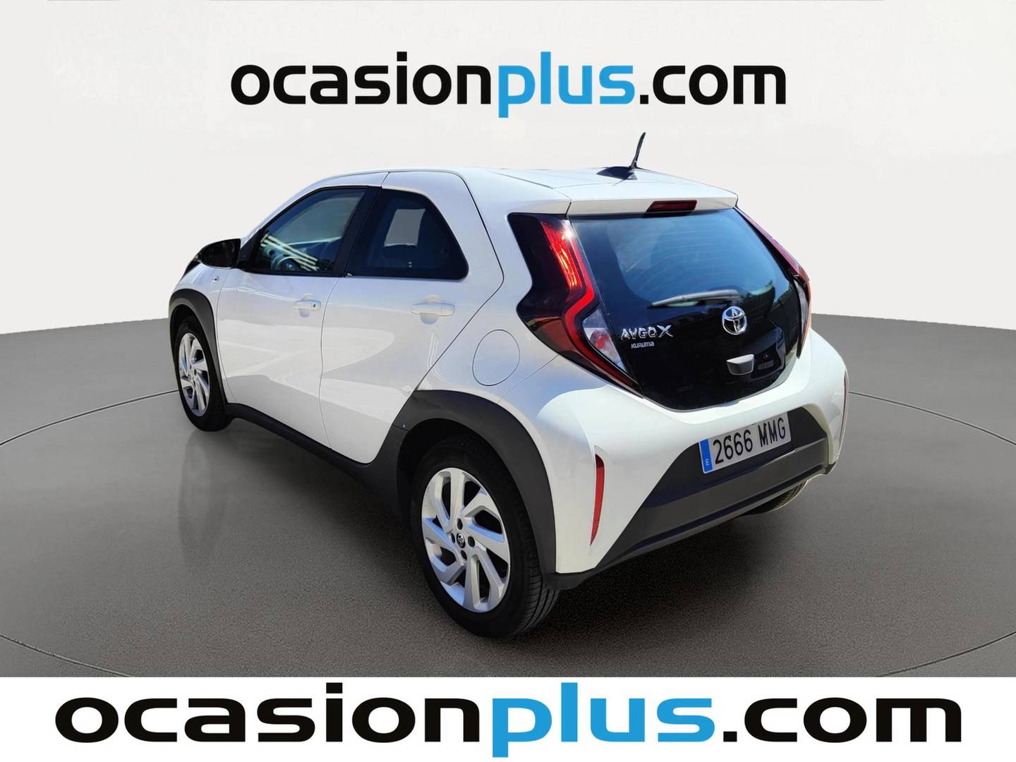 Foto trasera Toyota Aygo X Cross Toyota Aygo X Cross 1.0 VVT-I Play (72 CV) izquierda