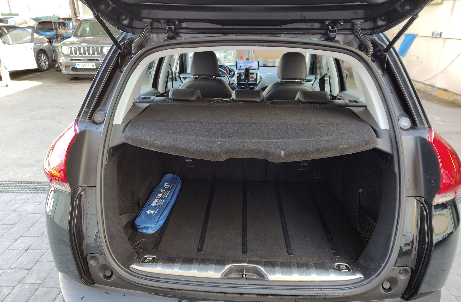 Peugeot 2008 e-HDI 92 Allure - foto 16