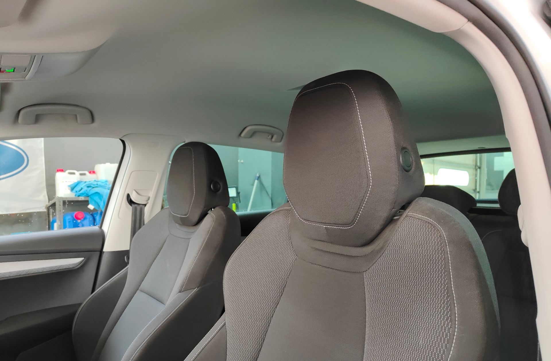 Škoda Karoq 2.0 TDI Selection - foto 12
