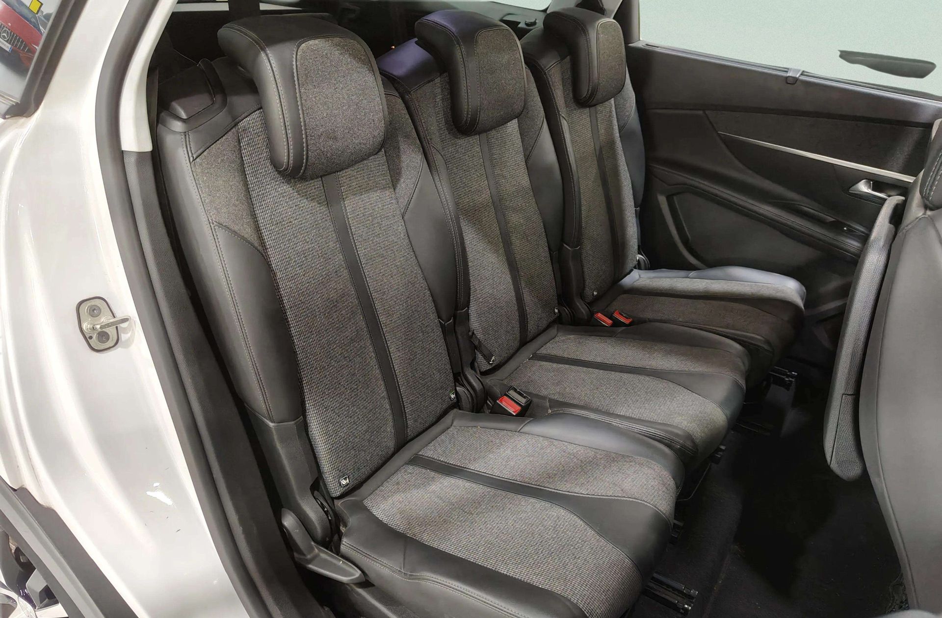Peugeot 5008 PureTech 130 Allure 7 plazas - foto 19