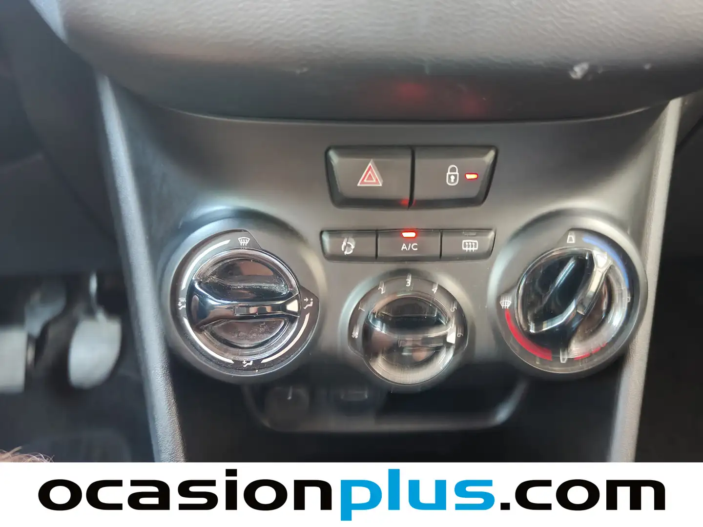 Foto Peugeot 208 Peugeot 208 PureTech Signature (82 CV)