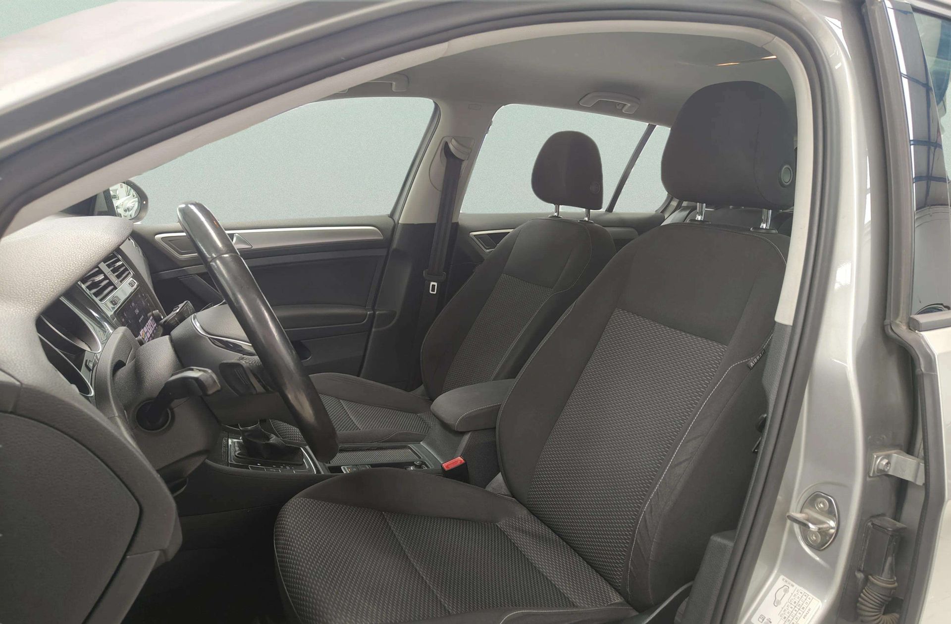 Volkswagen Golf Business Navi 1.6 TDI DSG - foto 10