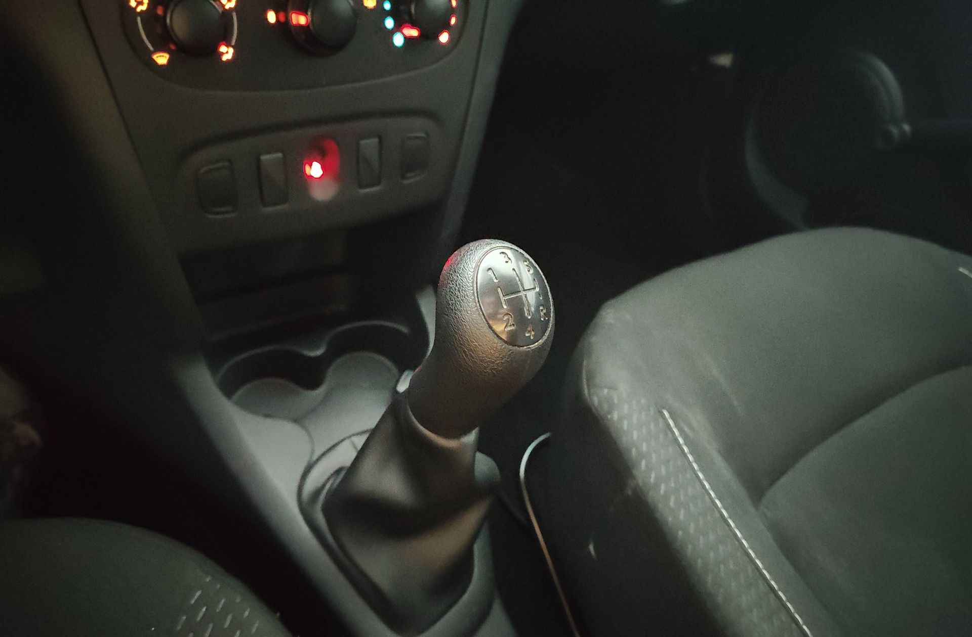 Dacia Sandero Base 1.0 - foto 5