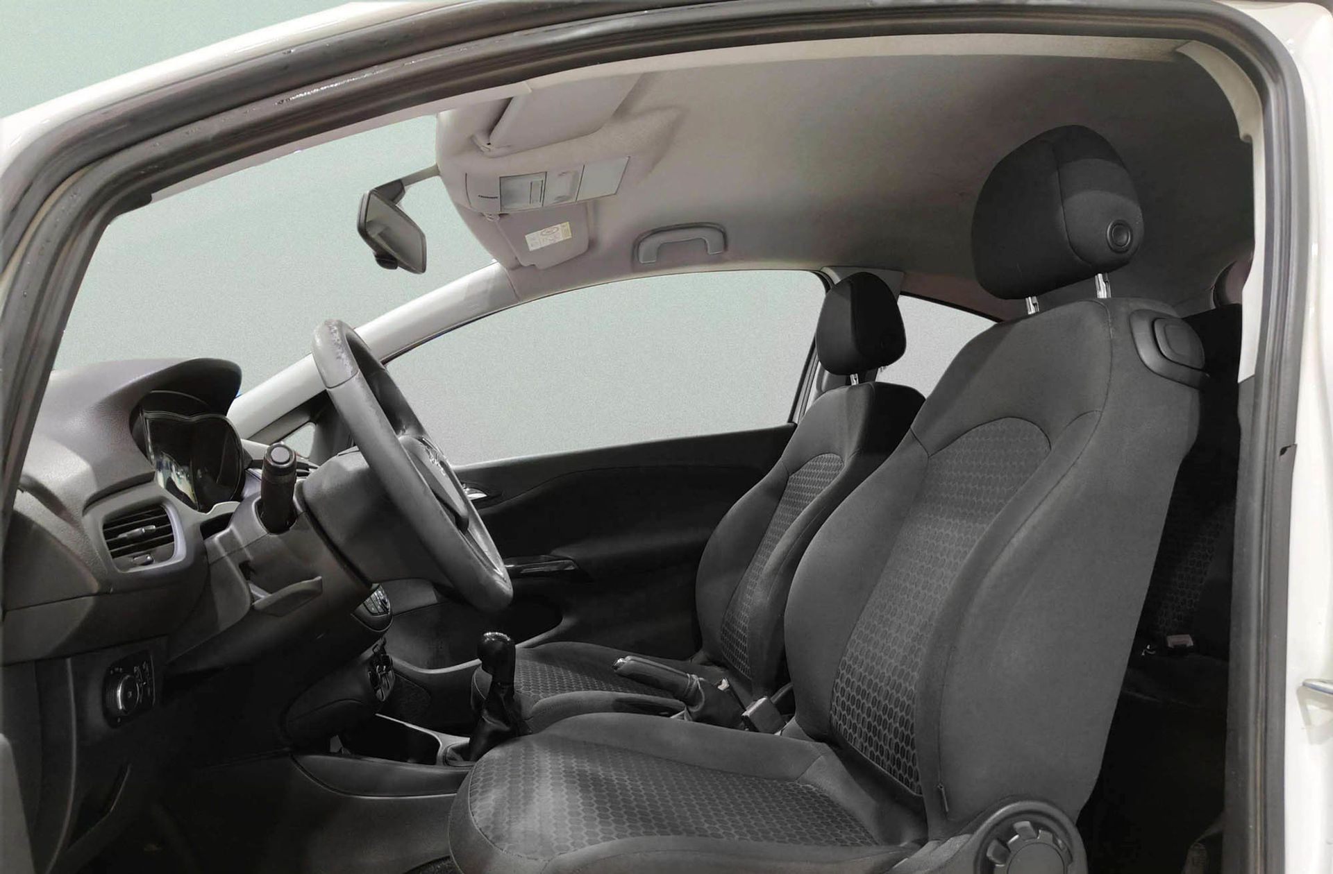 Opel Corsa 1.4 Expression - foto 8