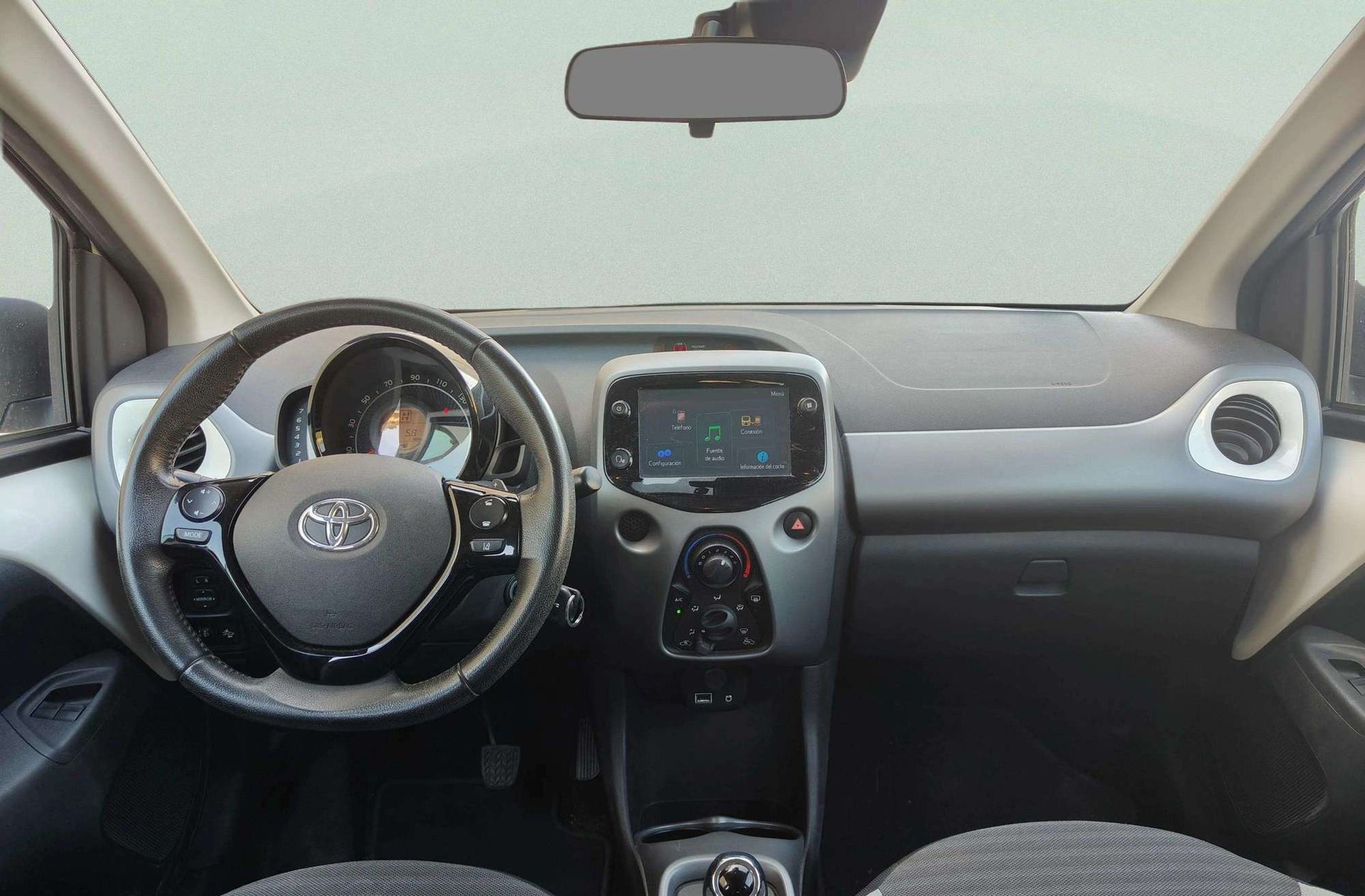 Toyota Aygo 1.0 70 x-play - foto 6