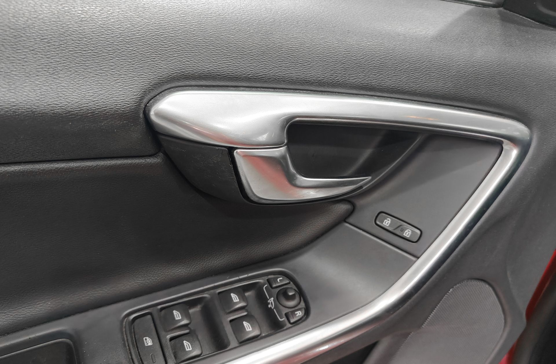 Volvo S60 D2 Momentum - foto 33