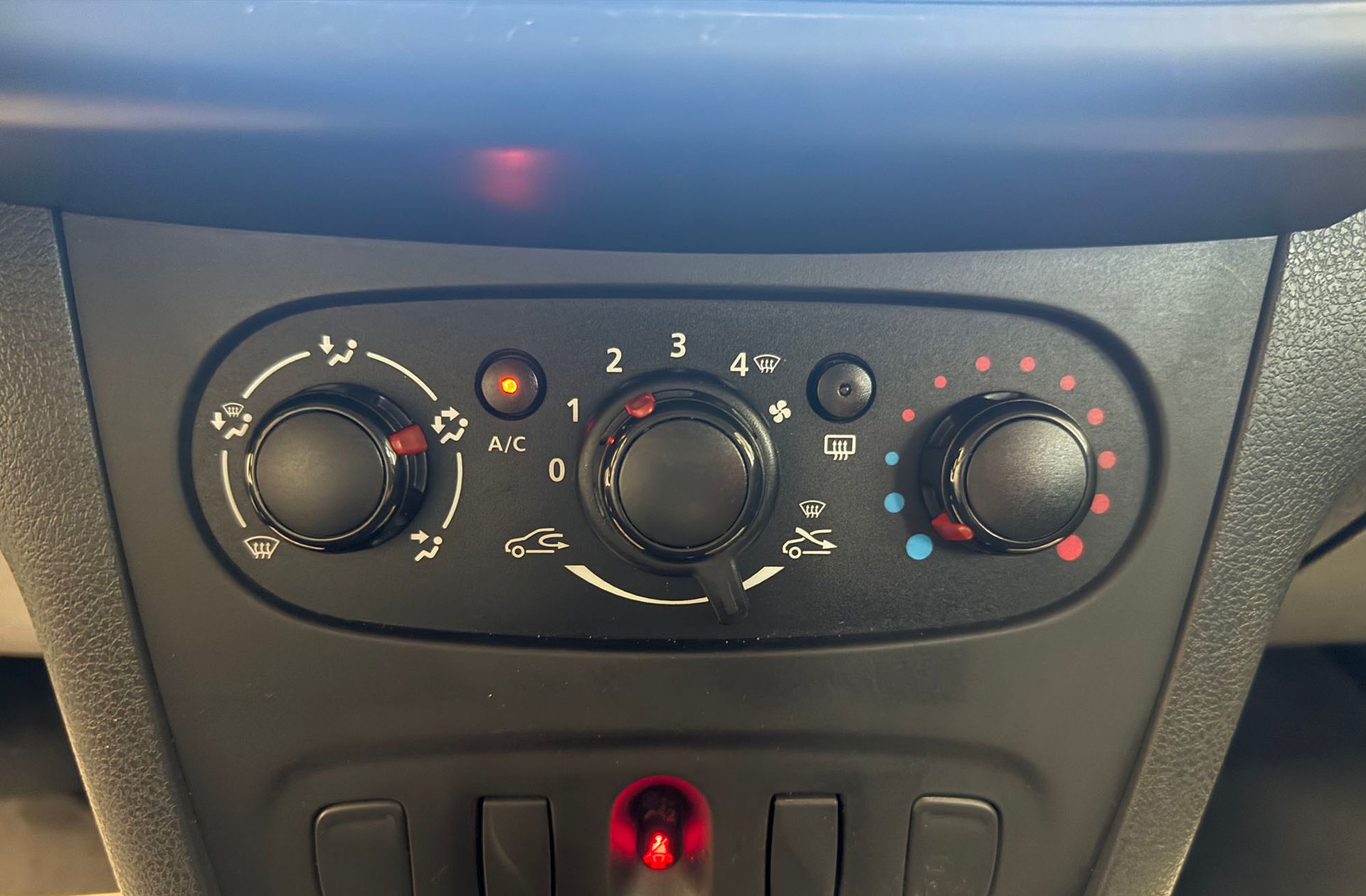 Dacia Sandero Ambiance 1.0 - foto 20