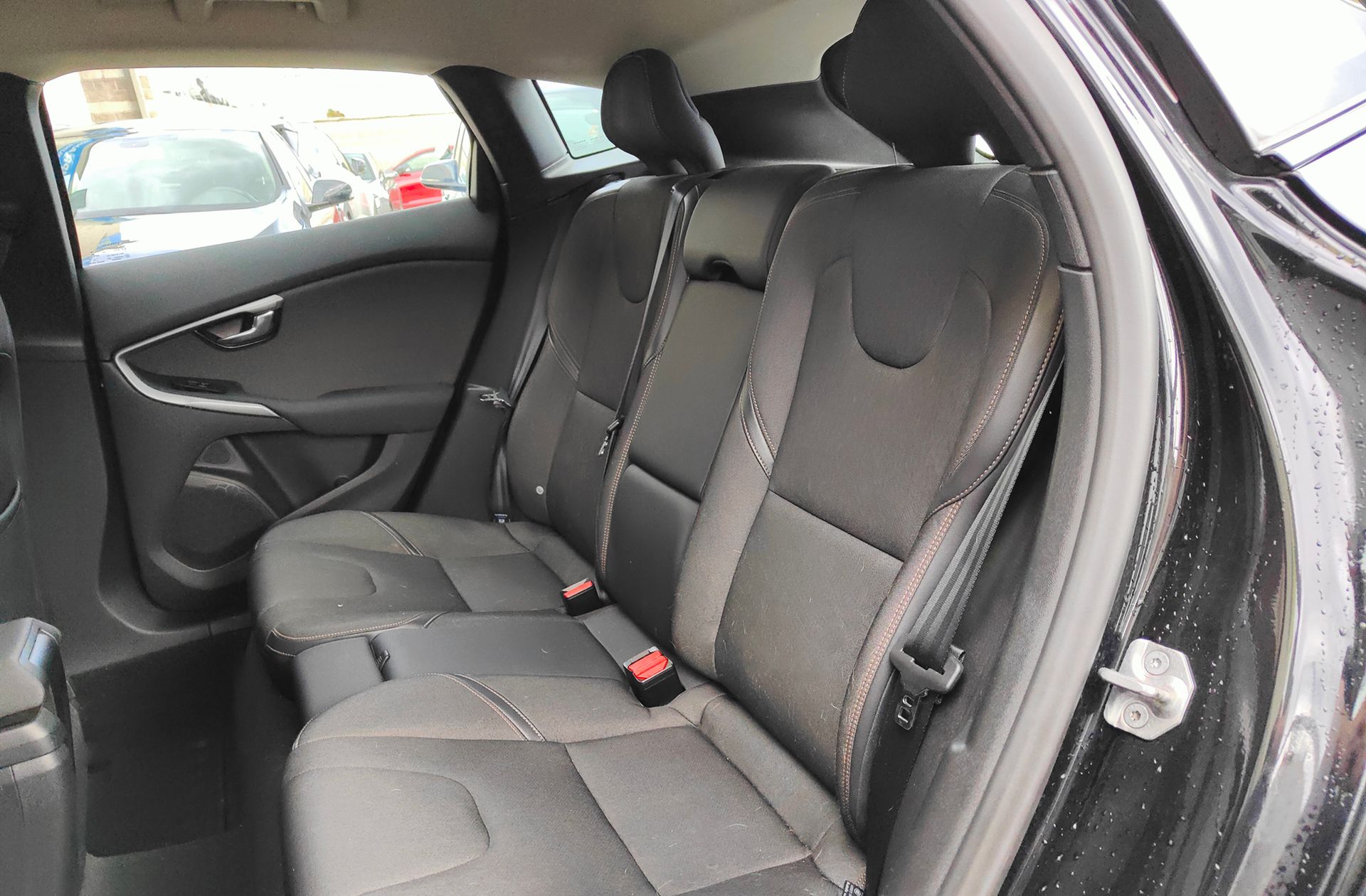 Volvo V40 D3 Momentum - foto 11
