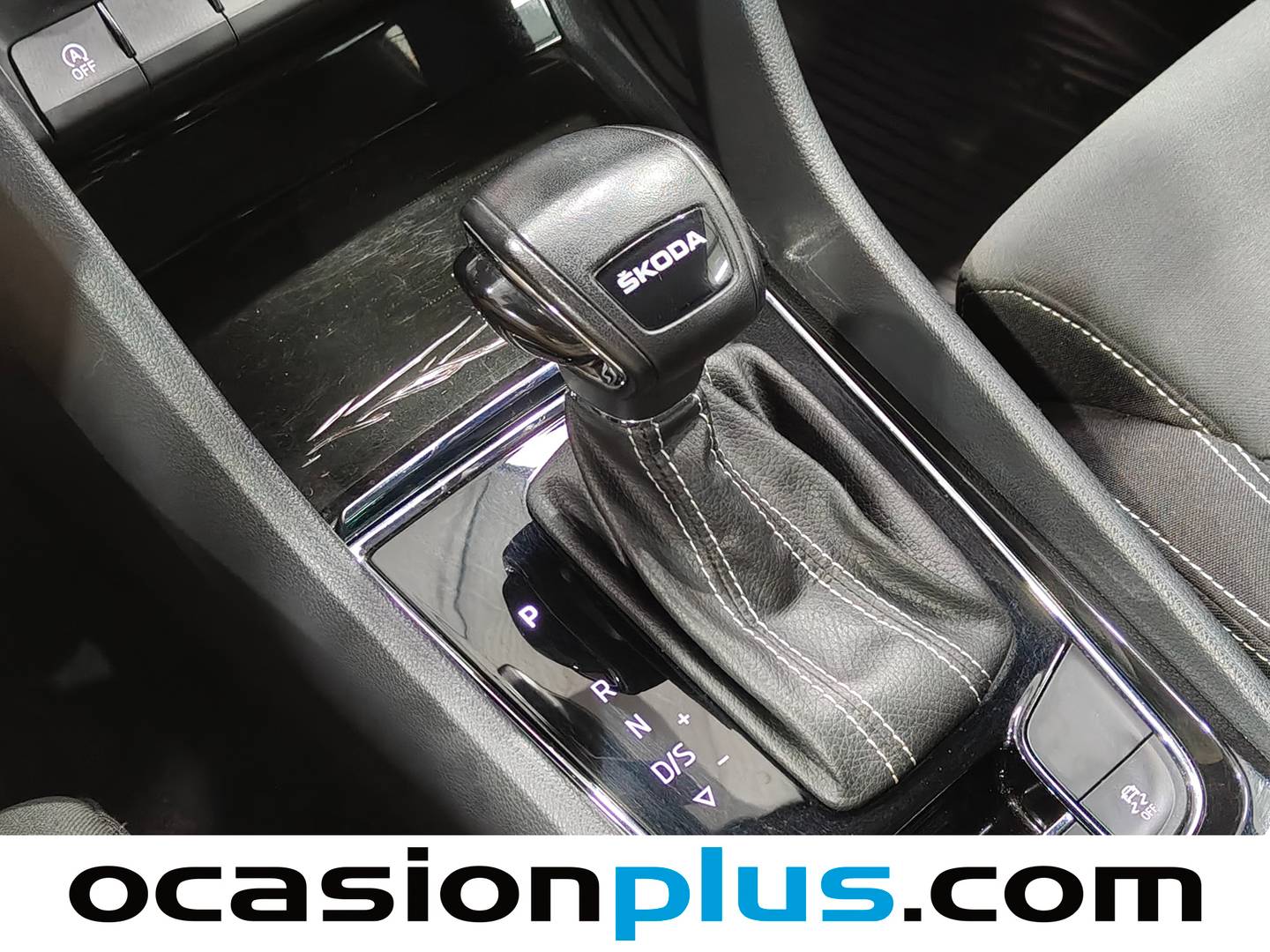 Foto Skoda Karoq Skoda Karoq 2.0 TDI Sportline DSG (115 CV)