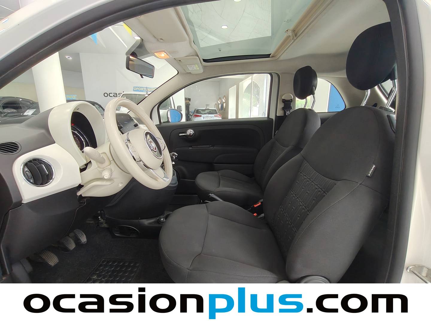 Foto asientos delanteros Fiat 500 Fiat 500 1.0 Hybrid Dolcevita (70 CV)