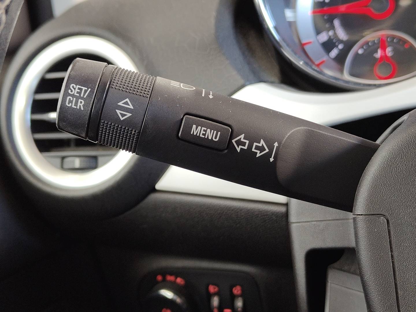 Foto Opel Adam Opel Adam 1.4 XEL Glam (87 CV)