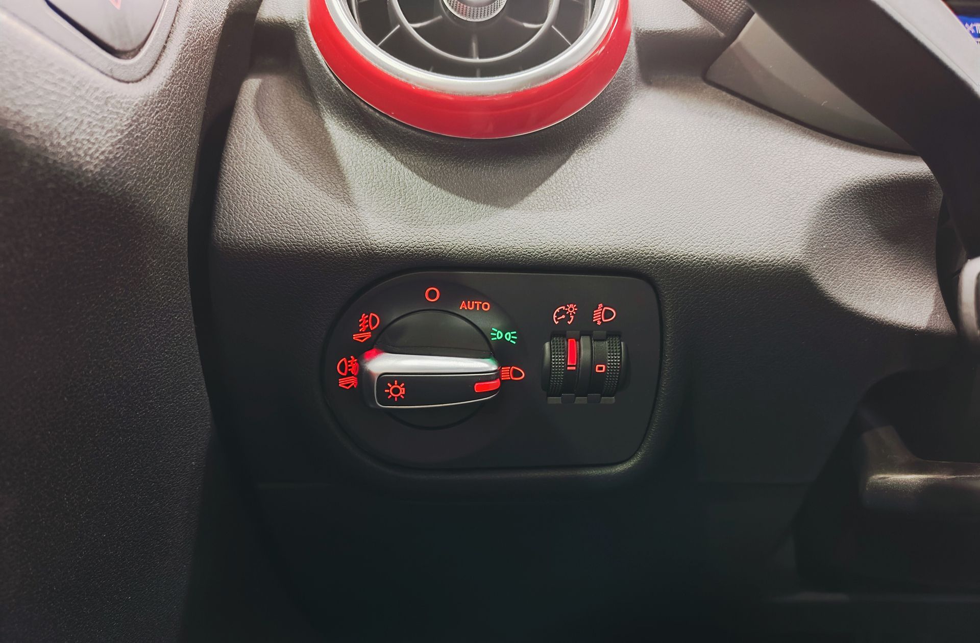 Audi A1 Ambition 1.6 TDI S tronic - foto 12