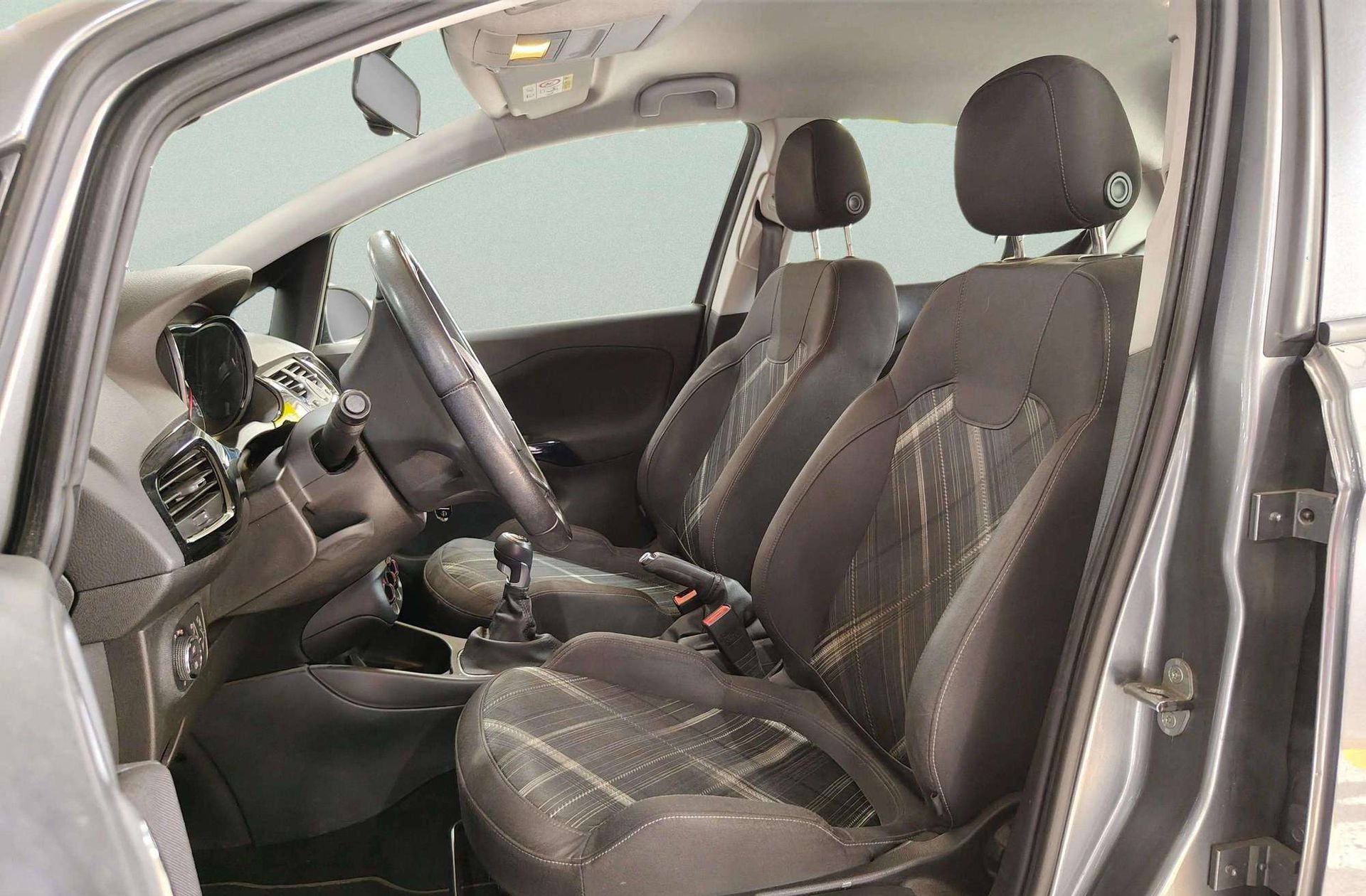 Opel Corsa 1.4 Color Edition - foto 9