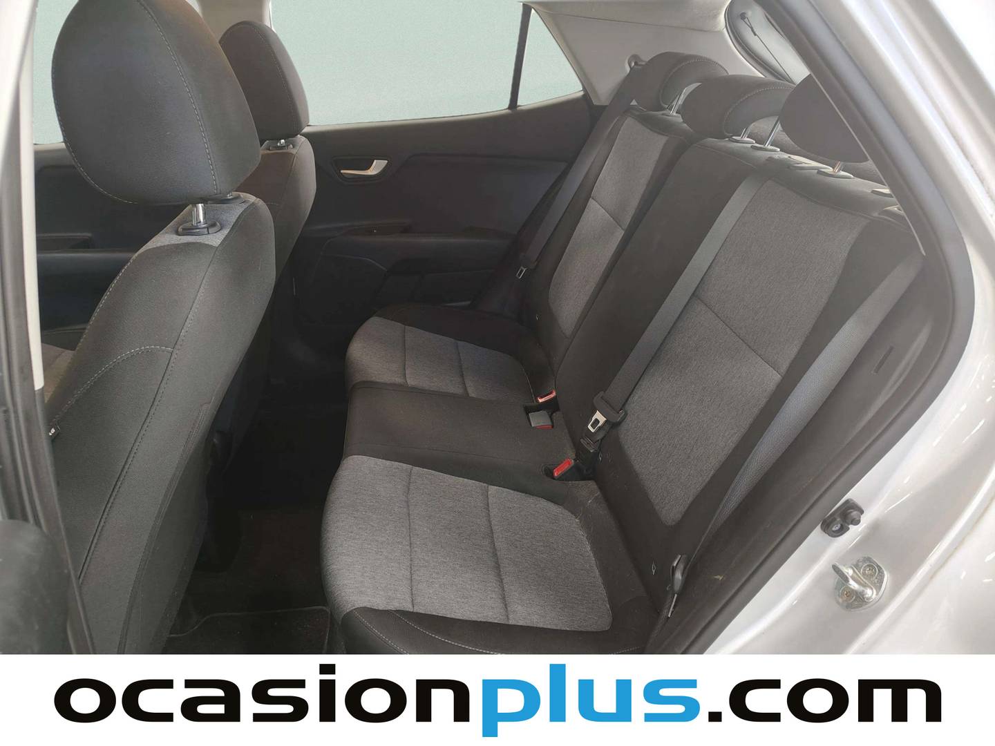 Foto asientos traseros KIA Stonic KIA Stonic 1.2 CVVT Eco-Dynamic Concept (84 CV)
