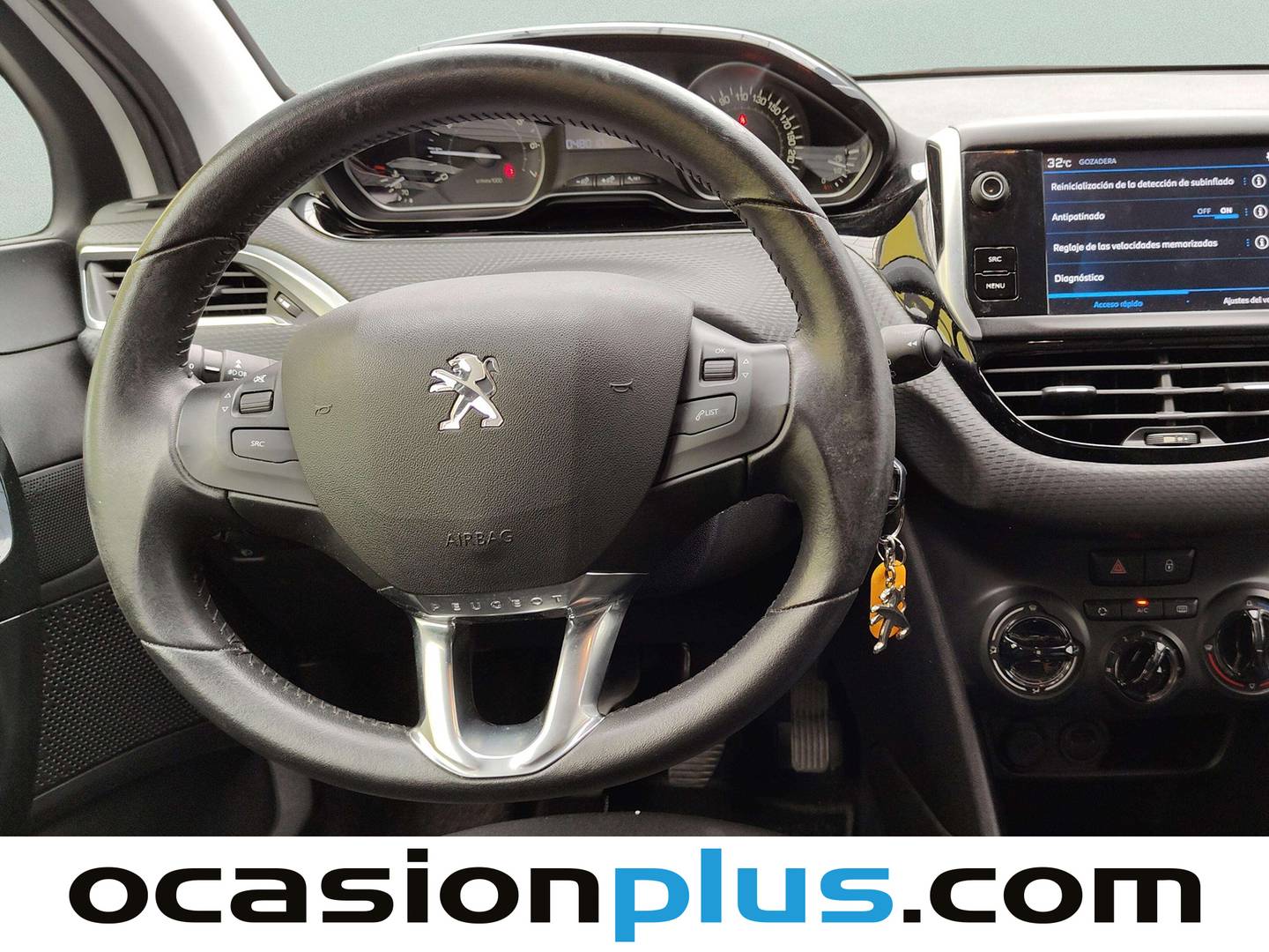 Peugeot 208 Peugeot 208 PureTech Signature (82 CV) manual