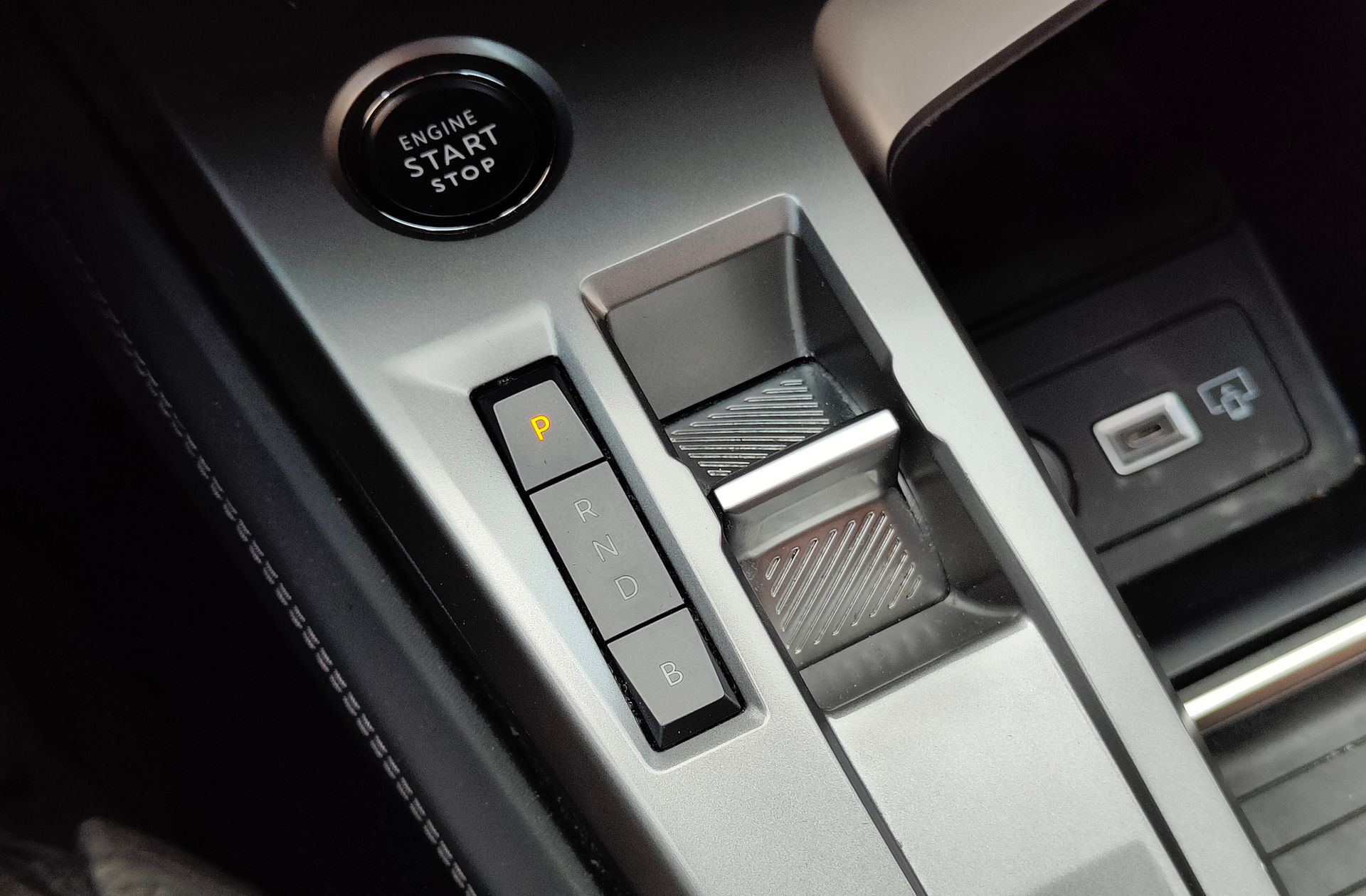 Peugeot 408 PHEV 180 Allure Pack e-EAT8 - foto 5