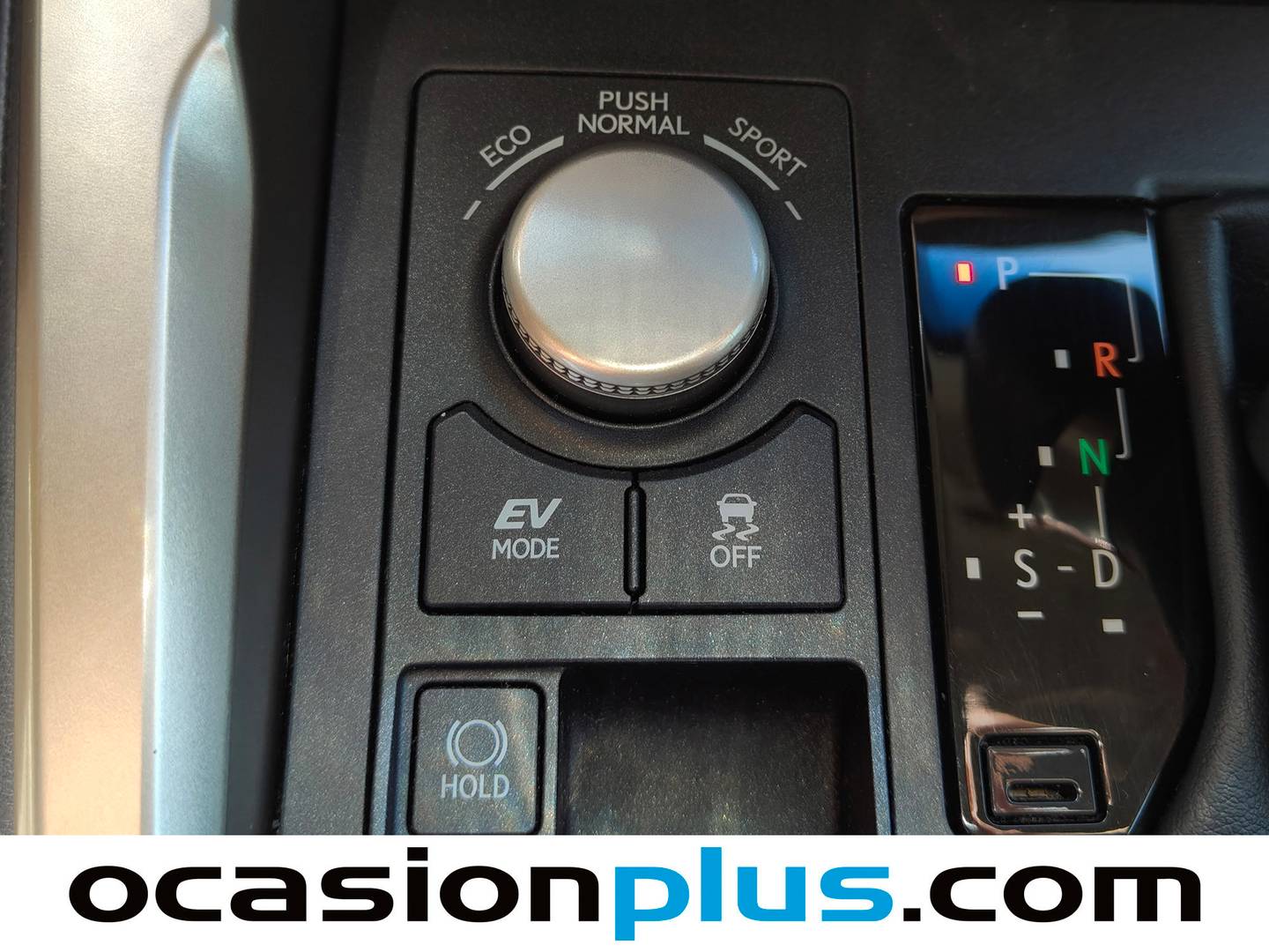 Extras del Lexus NX Lexus NX 300h Business Navigation 2WD (197 CV)