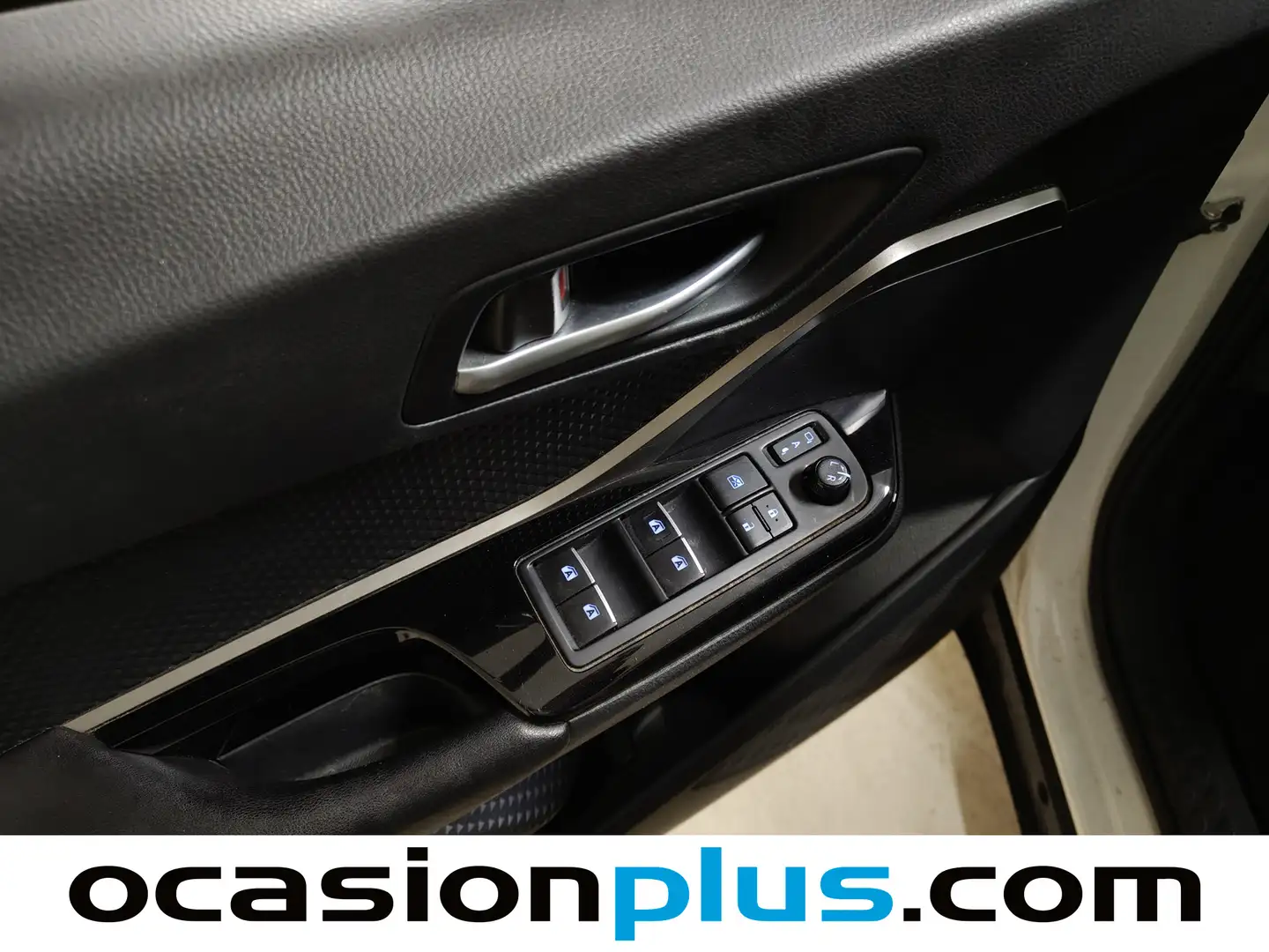 Foto Toyota C-HR Toyota C-HR 1.8 125H Advance (122 CV)