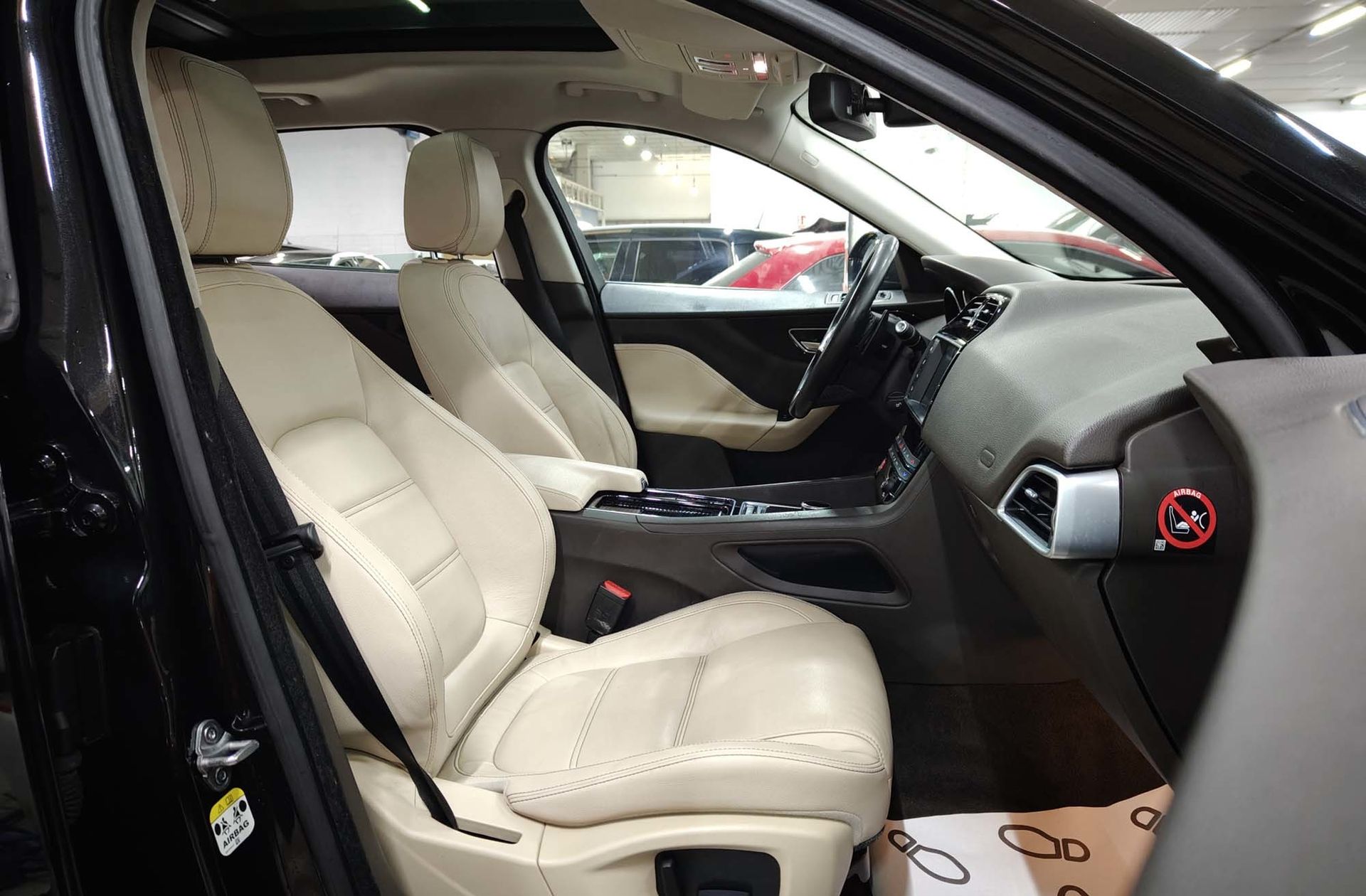 Jaguar F-Pace 2.0T i4 Prestige AWD - foto 20