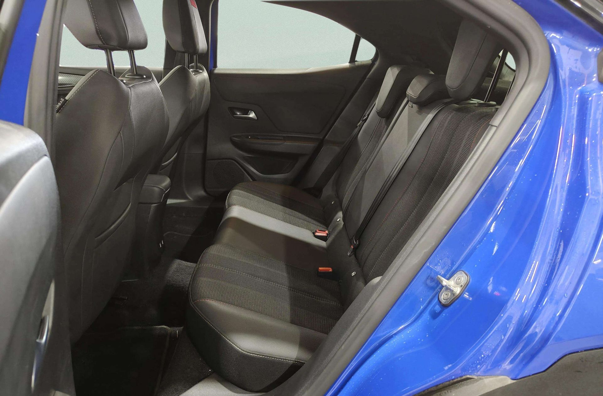 Opel Mokka 1.2 T GS - foto 12