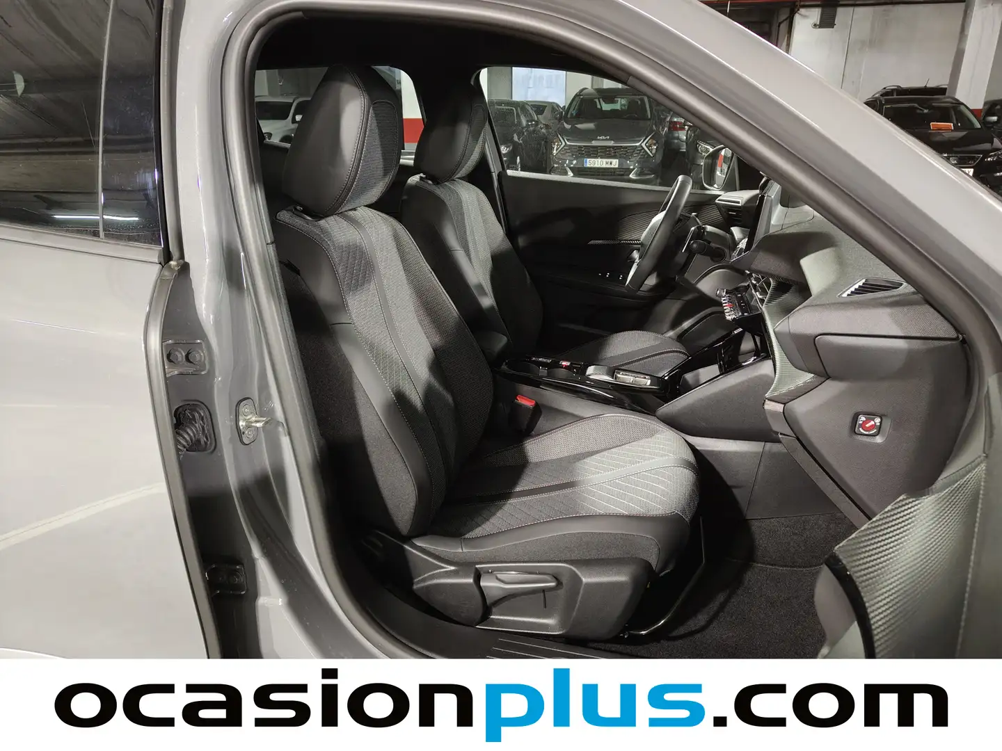 Foto Peugeot 2008 Peugeot 2008 Allure Hybrid eDCS6 (136 CV)