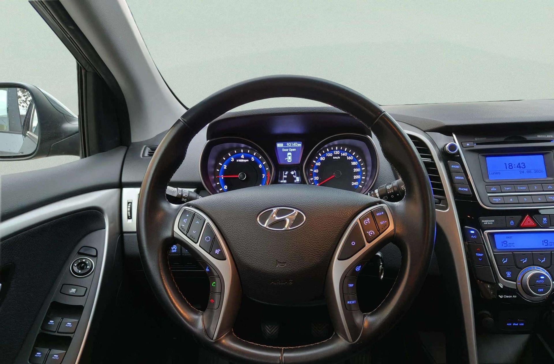 Hyundai i30 1.6 GDi BlueDrive Tecno - foto 21