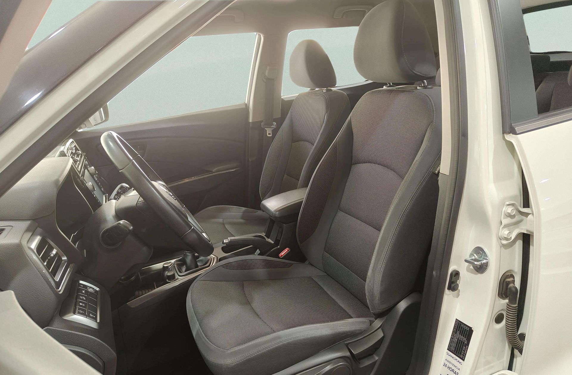 SsangYong Tivoli 1.2 G12T Urban - foto 10