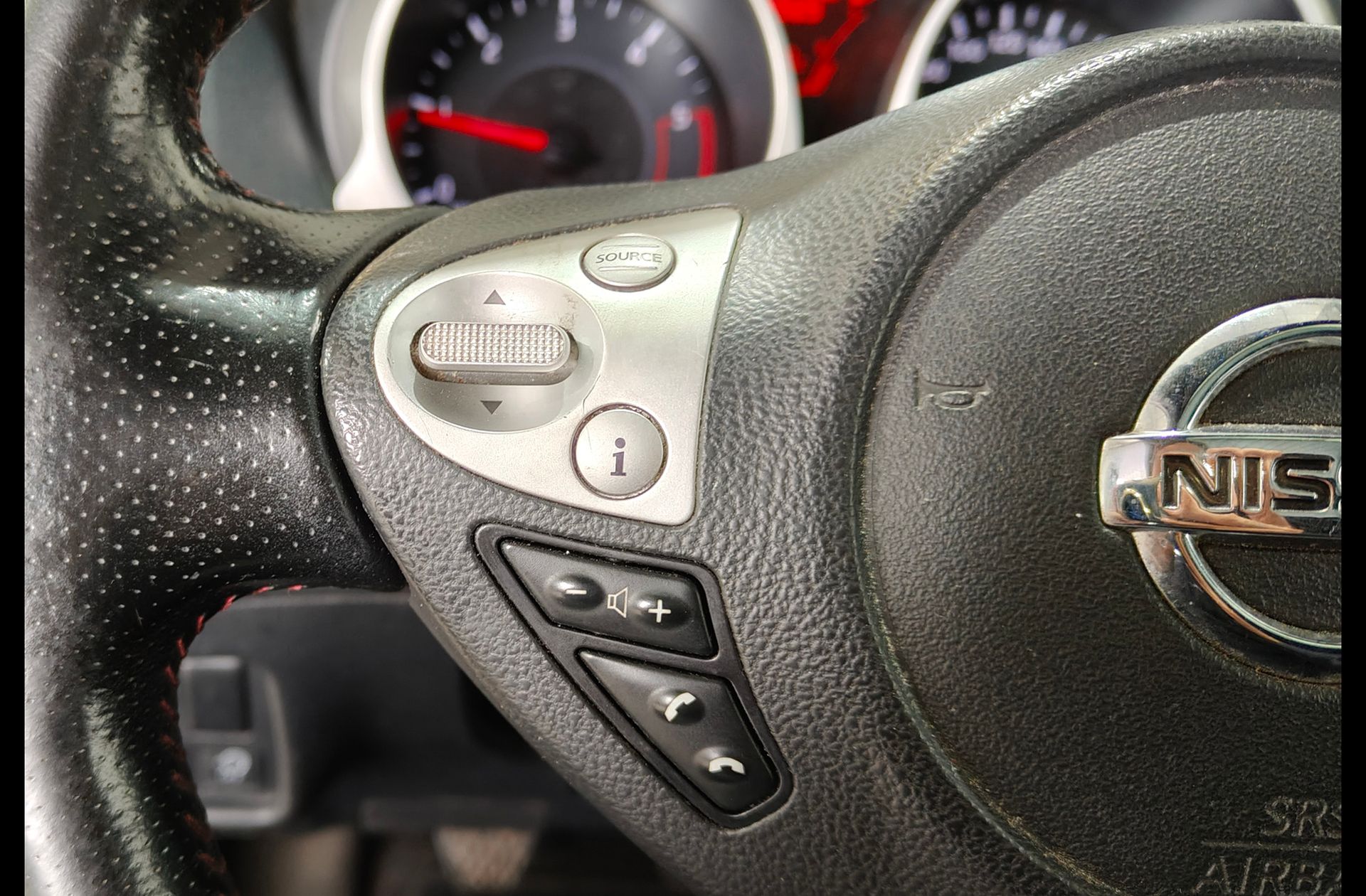 Nissan Juke 1.5 dCi Tekna 4x2 - foto 25
