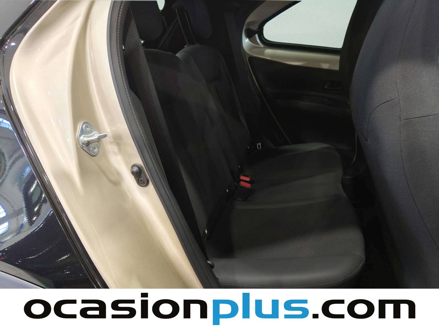 Toyota Aygo X Cross Toyota Aygo X Cross 1.0 VVT-I Undercover CVT (72 CV) gasolina