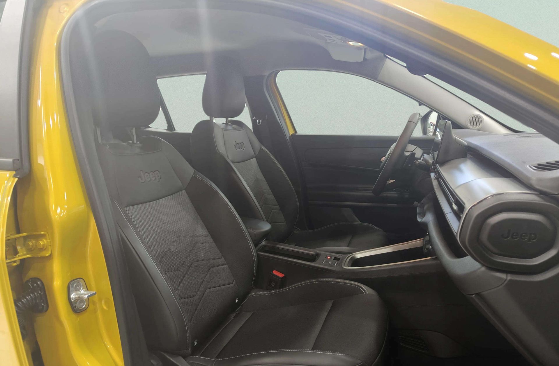 Jeep Avenger 1.2 eHybrid Altitude - foto 18