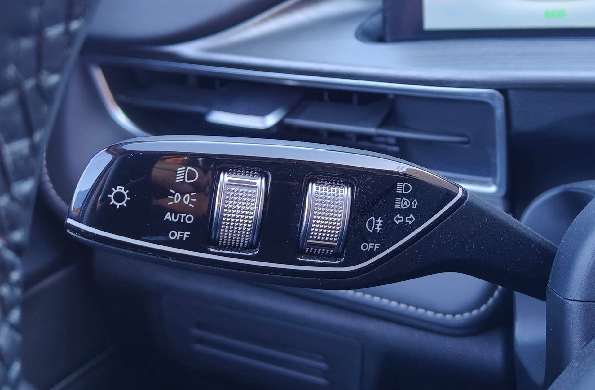 Ebro s400 1.5 DHE HEV Excellence CVT - foto 24