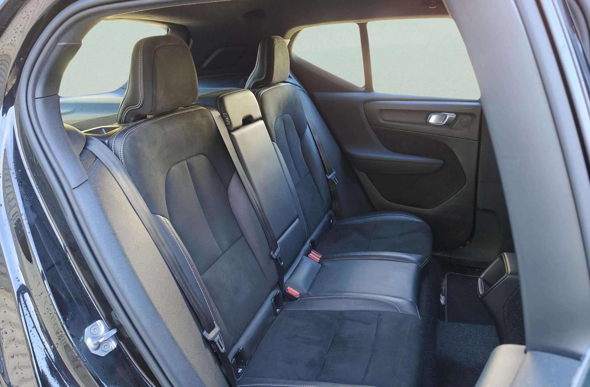 Volvo XC40 D3 R-Design - foto 18