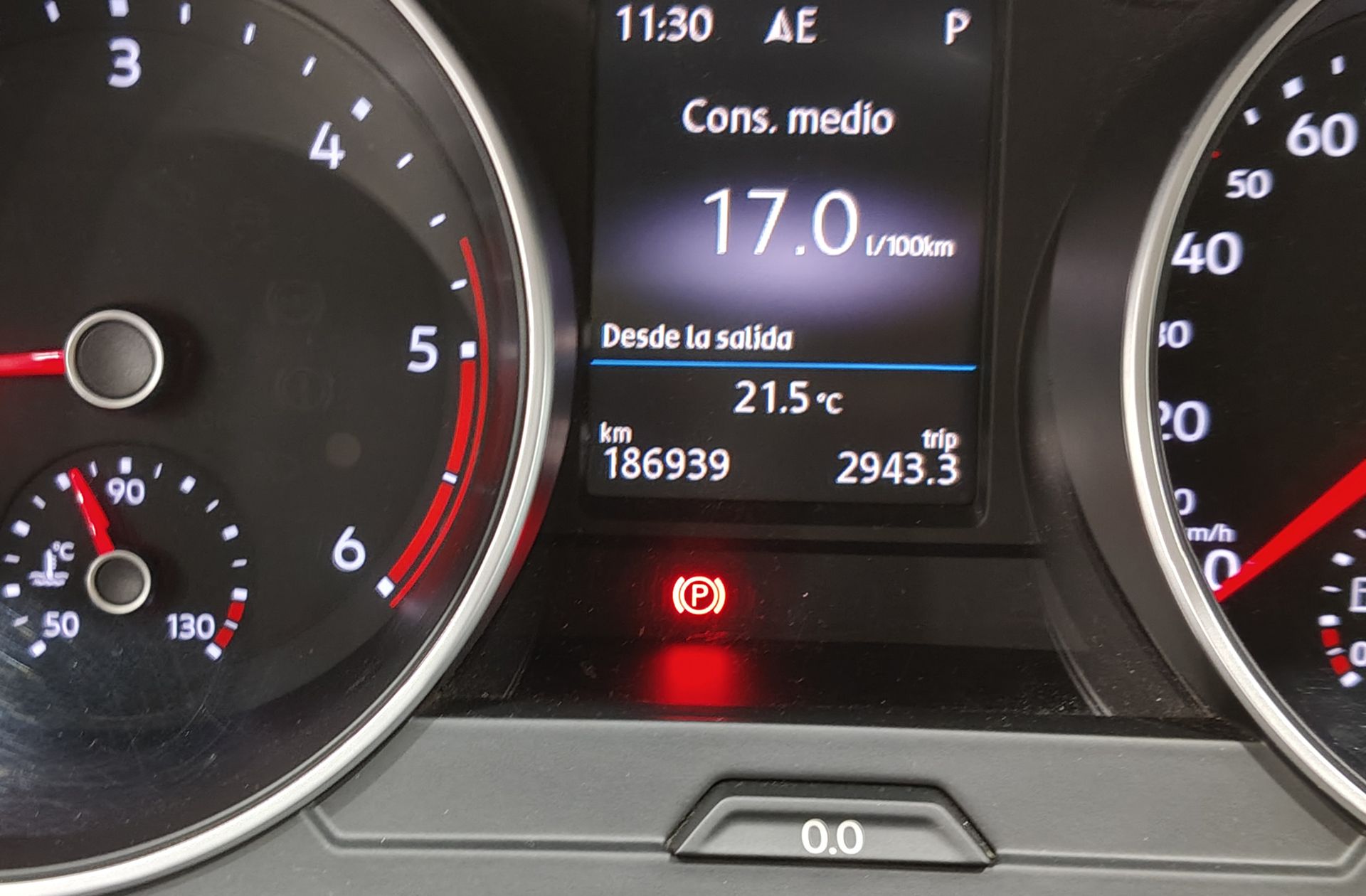 Volkswagen Tiguan Sport 2.0 TDI 4Motion DSG Pack R-Line - foto 13