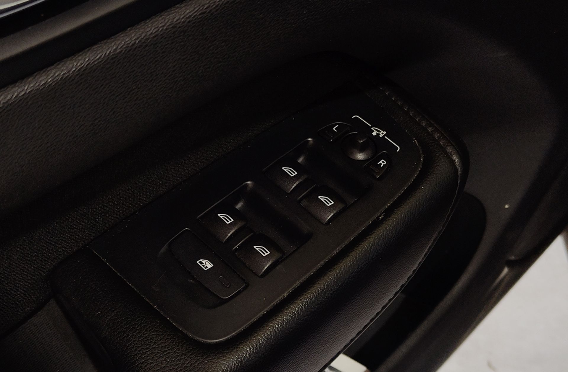 Volvo XC60 D4 Business Plus - foto 37