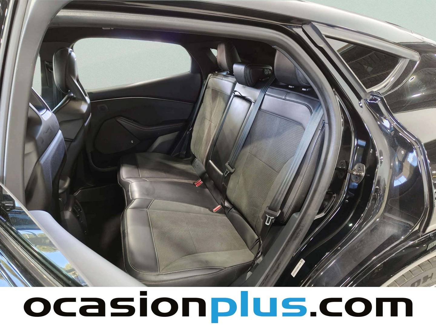 Foto asientos traseros Ford Mustang Mach-E Ford Mustang Mach-E GT AWD Batería 98.8Kwh (487 CV)