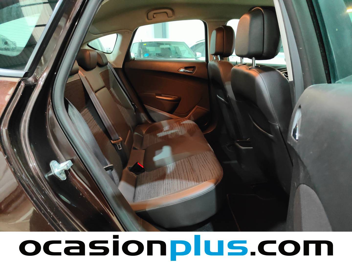 Foto Opel Astra Opel Astra 1.4 Turbo Sedan Selective (140 CV)