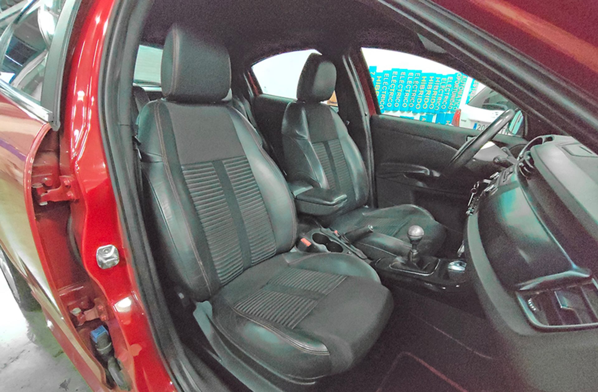 Alfa Romeo Giulietta 2.0 JTDm Distinctive - foto 13