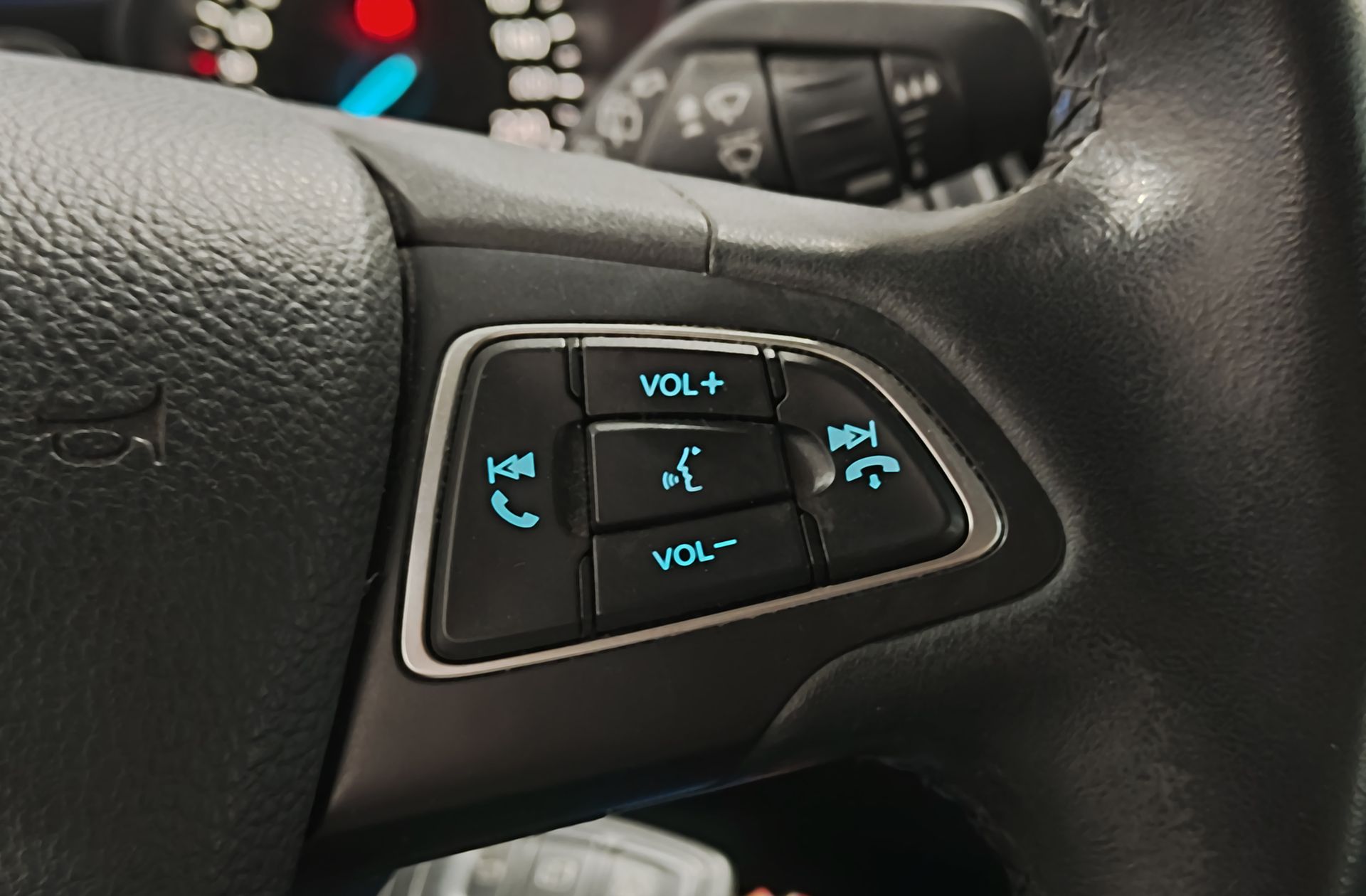 Ford Focus 1.0 EcoBoost Trend+ - foto 21