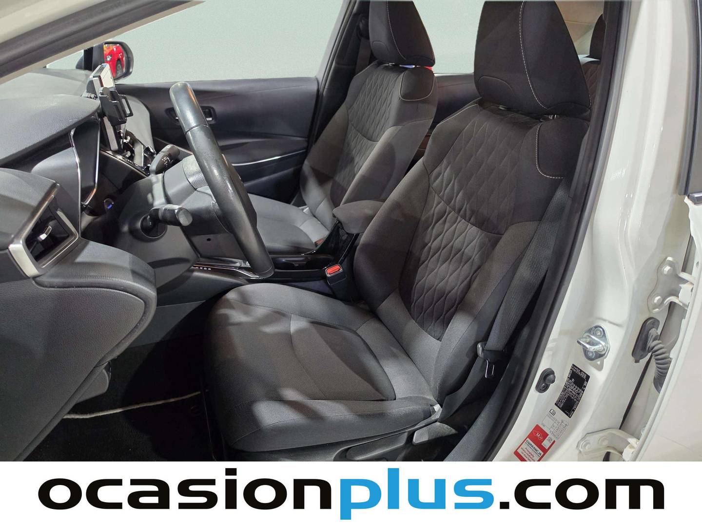 Foto asientos delanteros Toyota Corolla Toyota Corolla 1.8 125H Business Plus E-CVT (122 CV)