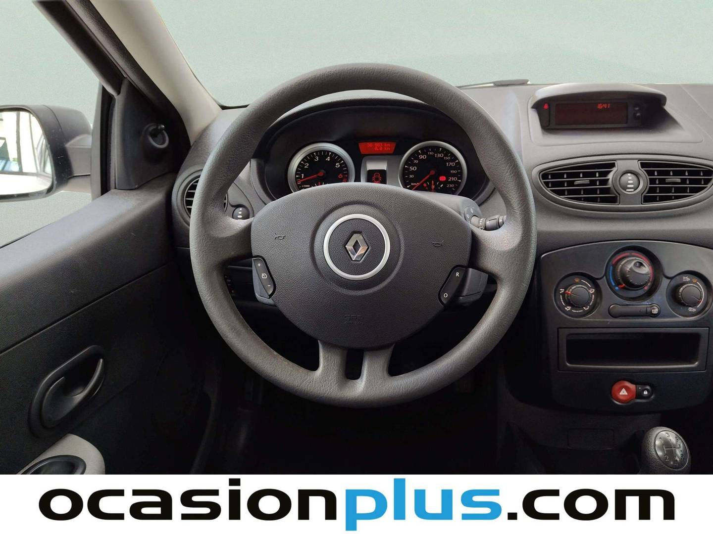 Extras y acabados del Renault Clio Renault Clio 1.2 Authentique (75 CV)