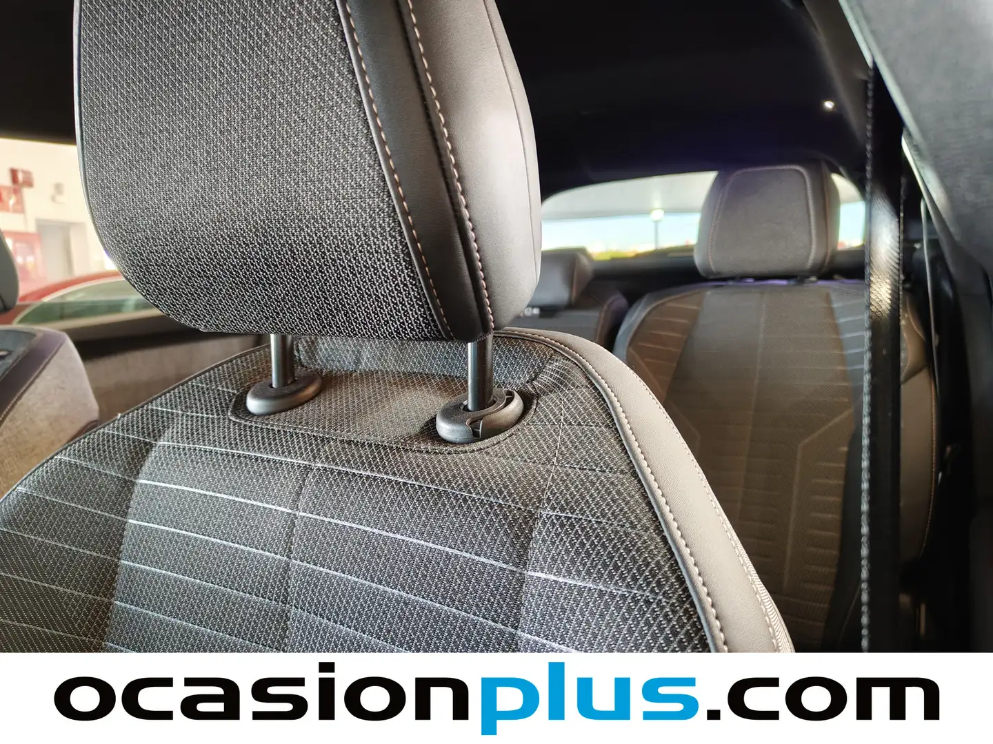 Foto Peugeot 5008 Hybrid Peugeot 5008 Hybrid 1.2 Allure eDCS6 (136 CV)